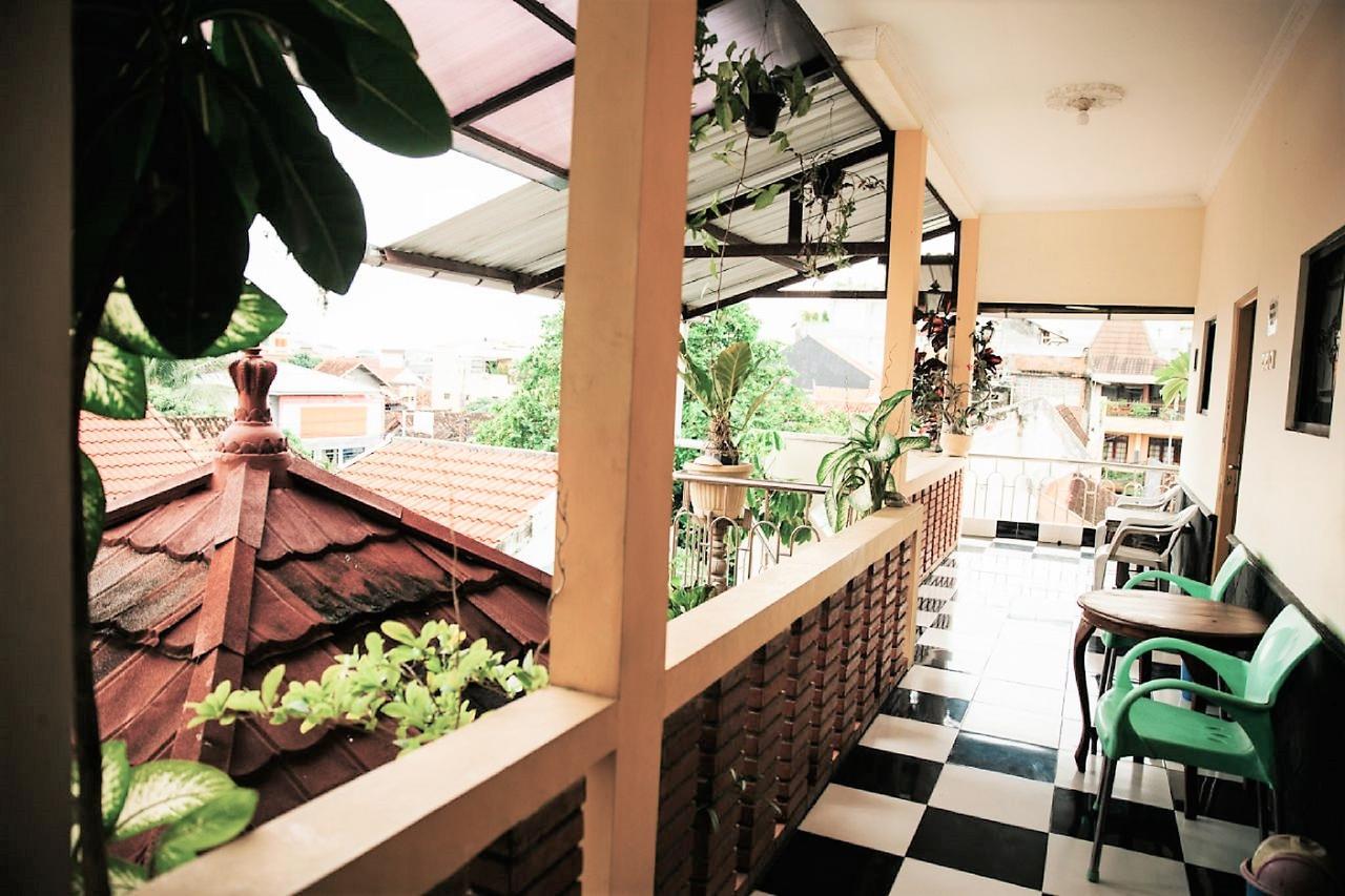La Javanaise Home Stay Malioboro ยอกยาการ์ตา ภายนอก รูปภาพ