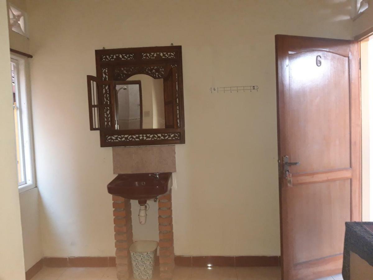 La Javanaise Home Stay Malioboro ยอกยาการ์ตา ภายนอก รูปภาพ