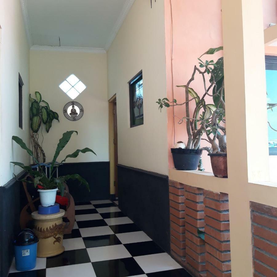 La Javanaise Home Stay Malioboro ยอกยาการ์ตา ภายนอก รูปภาพ