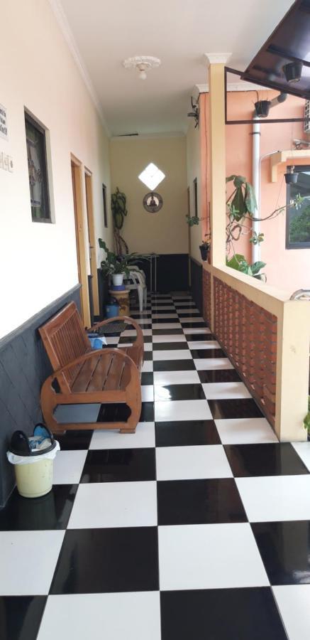 La Javanaise Home Stay Malioboro ยอกยาการ์ตา ภายนอก รูปภาพ